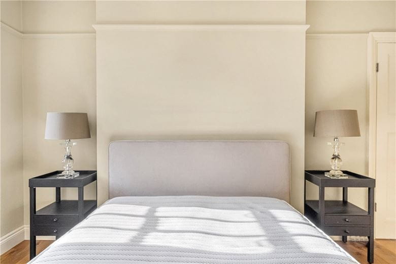 1 bedroom flat, Mallord Street, Chelsea SW3 - Available