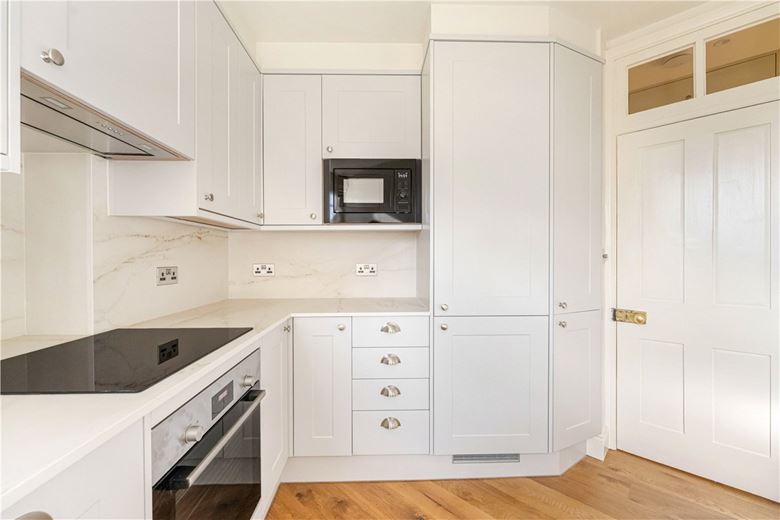 1 bedroom flat, Mallord Street, Chelsea SW3 - Available