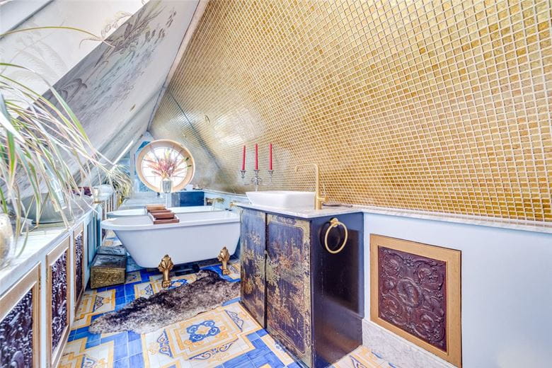 1 bedroom flat, Sloane Gardens, Chelsea SW1W - Available