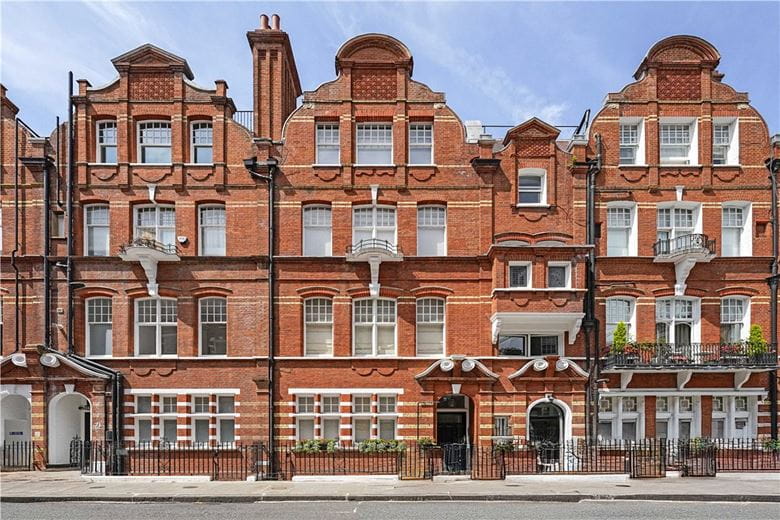  bedroom flat, Egerton Gardens, Knightsbridge SW3 - Available