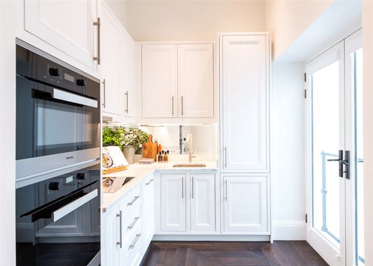 2 bedroom flat, Prince Of Wales Terrace, Kensington W8 - Available