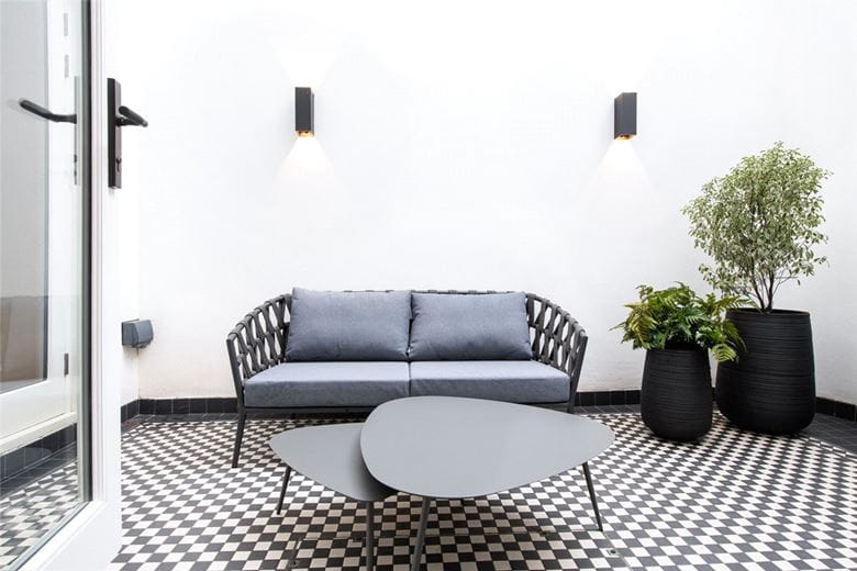 2 bedroom flat, Prince Of Wales Terrace, Kensington W8 - Available