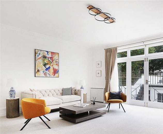 2 bedroom flat, Brompton Square, Knightsbridge SW3 - Available