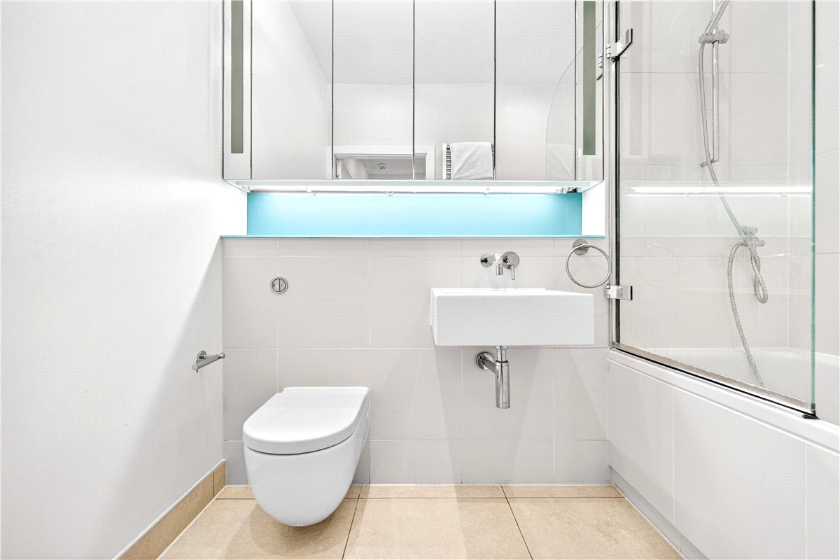 1 bedroom flat, Brompton Road, Knightsbridge SW3 - Available