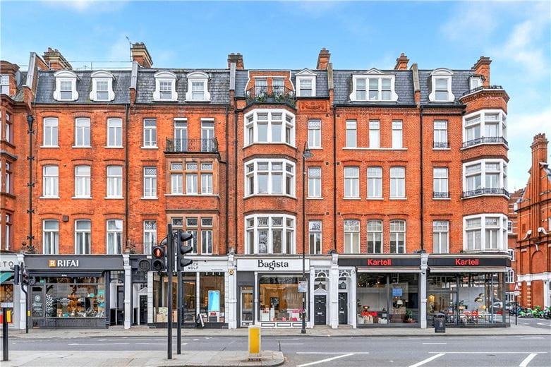 1 bedroom flat, Brompton Road, Knightsbridge SW3 - Available