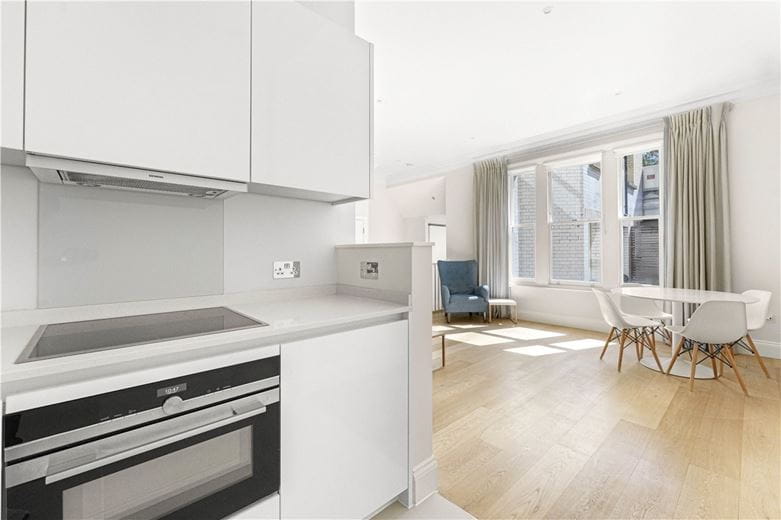 1 bedroom flat, Egerton Gardens Mews, Knightsbridge SW3 - Available