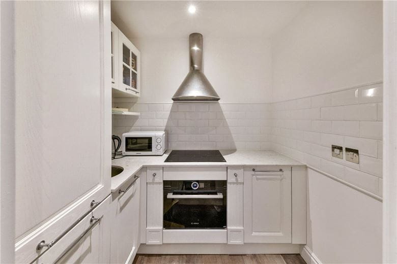 2 bedroom flat, Elm Park Road, Chelsea SW3