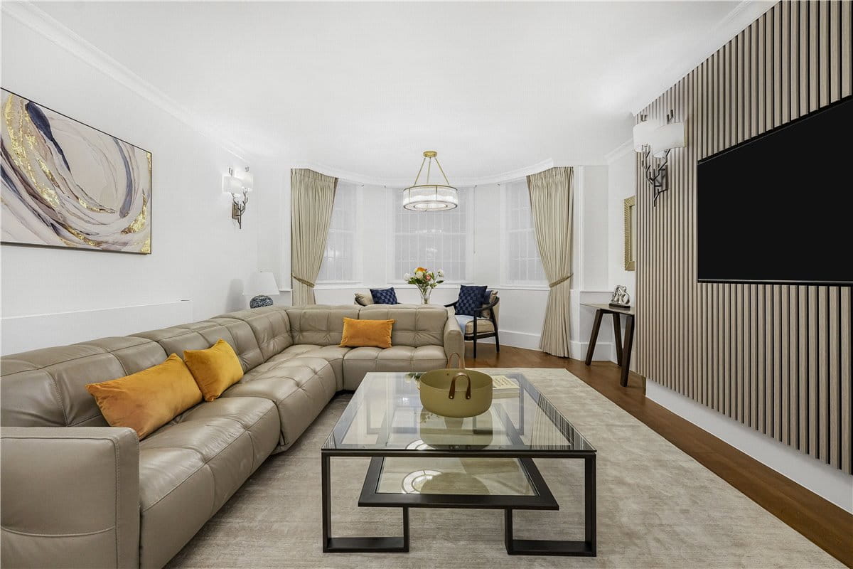 3 bedroom flat, Holland Park, London W11 - Available