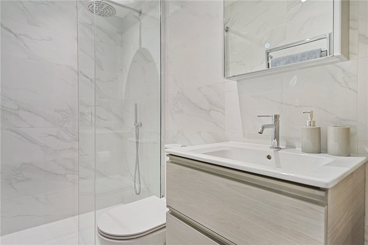 2 bedroom flat, Beaufort Gardens, Knightsbridge SW3 - Available