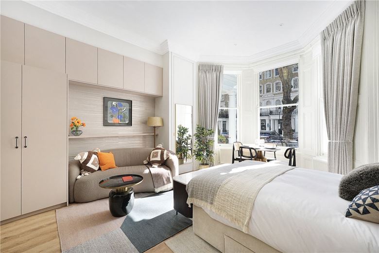  bedroom flat, Beaufort Gardens, Knightsbridge SW3 - Available