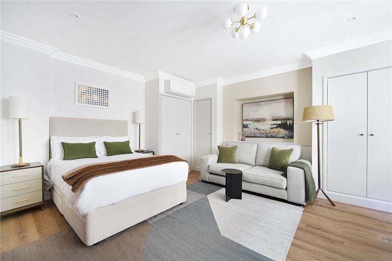  bedroom flat, Beaufort Gardens, Knightsbridge SW3 - Available