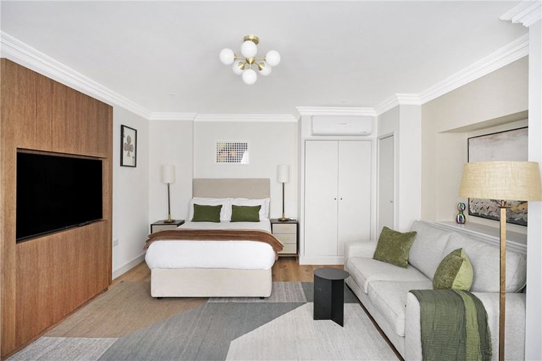  bedroom flat, Beaufort Gardens, Knightsbridge SW3 - Available