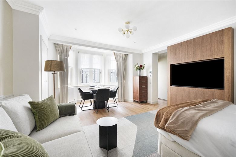 bedroom flat, Beaufort Gardens, Knightsbridge SW3 - Available