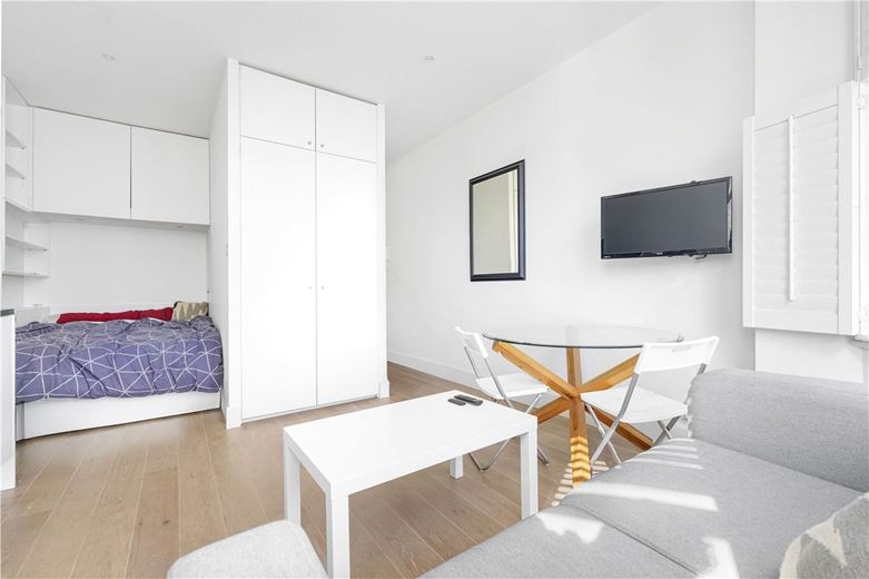  bedroom flat, Colville Gardens, Notting Hill W11 - Available