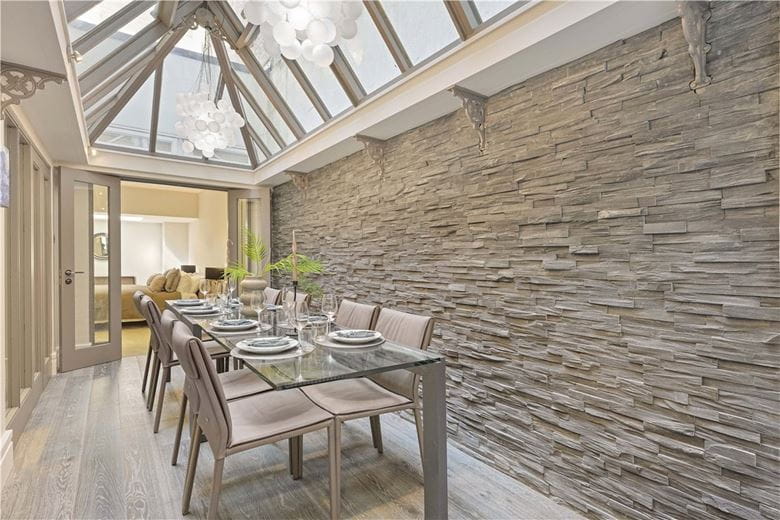 2 bedroom flat, Queen's Gate, South Kensington SW7 - Available