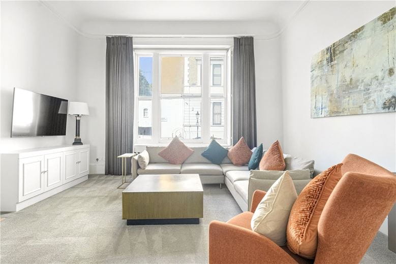 2 bedroom flat, Ennismore Gardens, Knightsbridge SW7 - Available