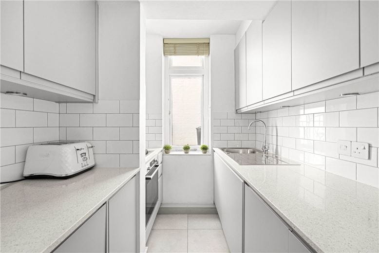 2 bedroom flat, Ennismore Gardens, Knightsbridge SW7 - Available
