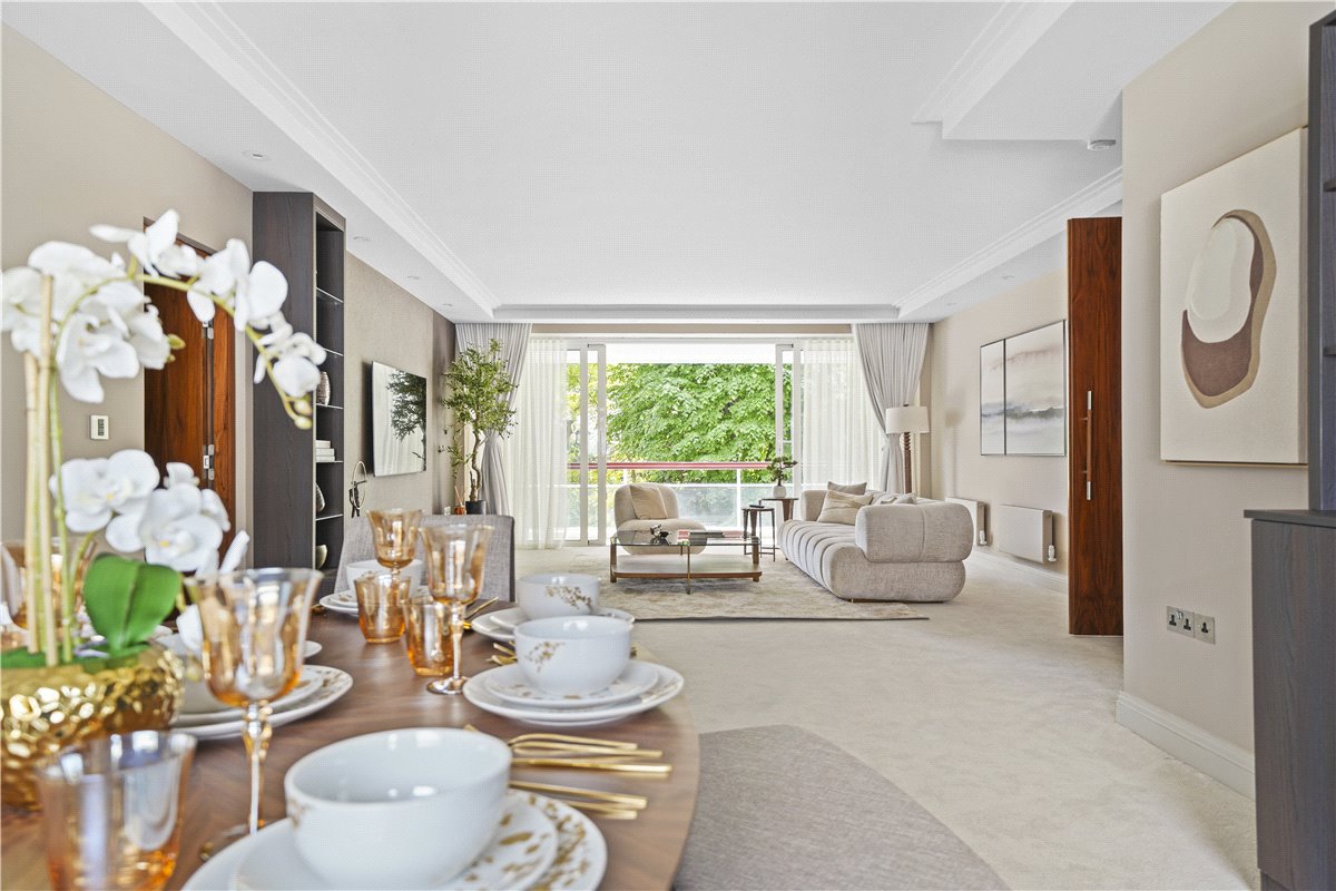 3 bedroom flat, Gloucester Square, Hyde Park Estate W2 - Available