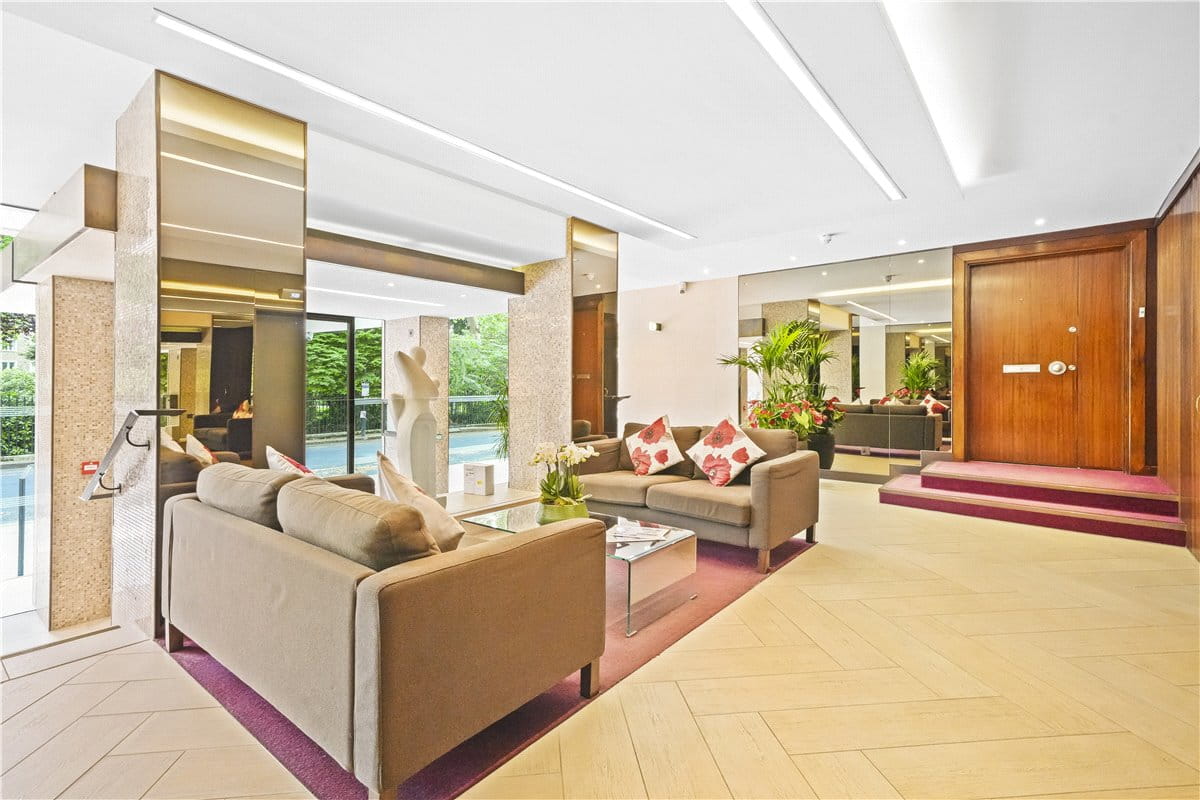 3 bedroom flat, Gloucester Square, Hyde Park Estate W2 - Available