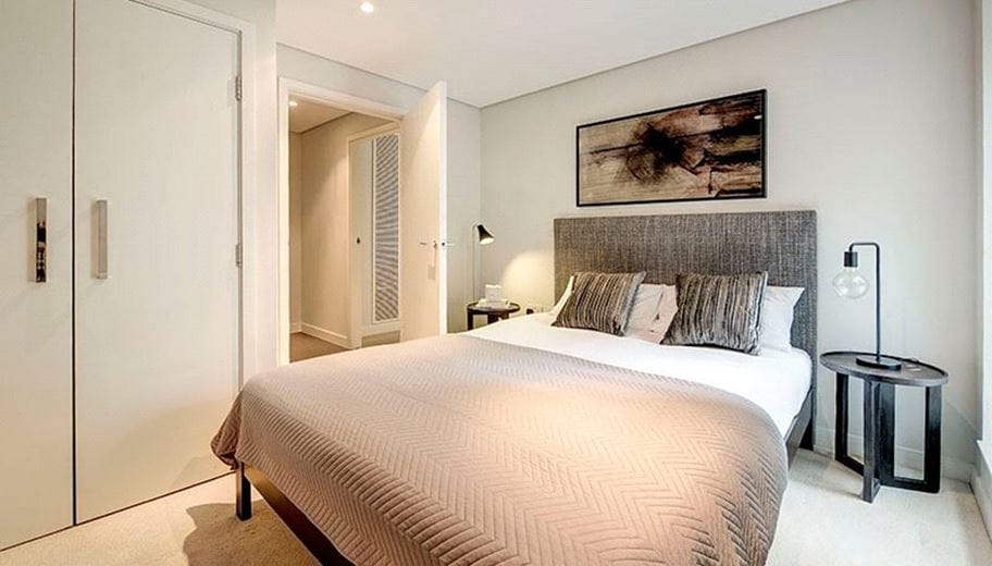 1 bedroom flat, Merchant Square East, London W2 - Available