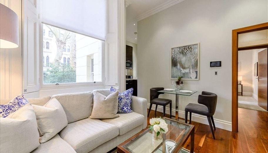 1 bedroom flat, Kensington Gardens Square, London W2 - Available