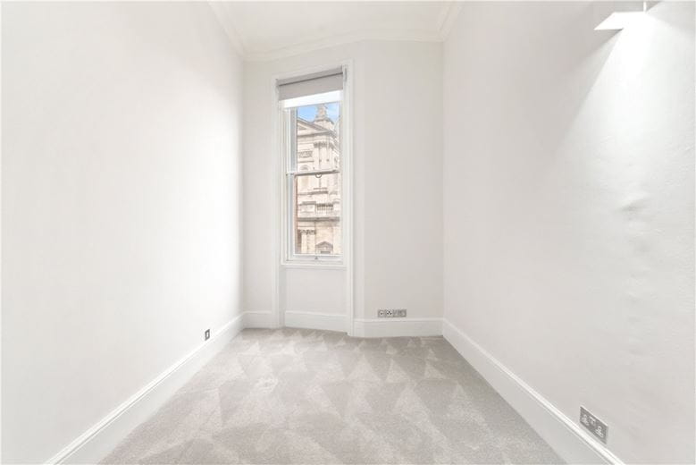 3 bedroom maisonette, Egerton Gardens, Knightsbridge SW3 - Available