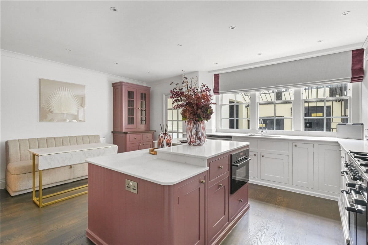 6 bedroom house, Ennismore Gardens, Knightsbridge SW7 - Available