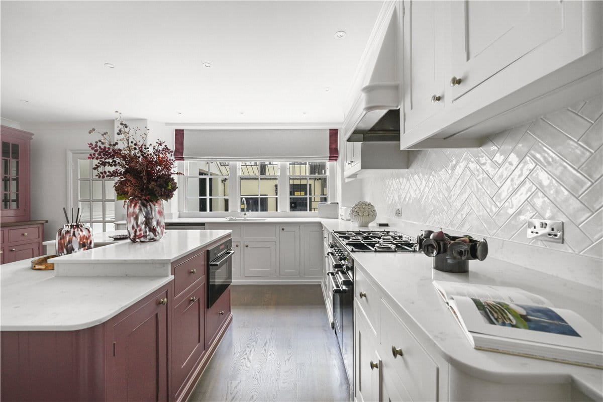 6 bedroom house, Ennismore Gardens, Knightsbridge SW7 - Available