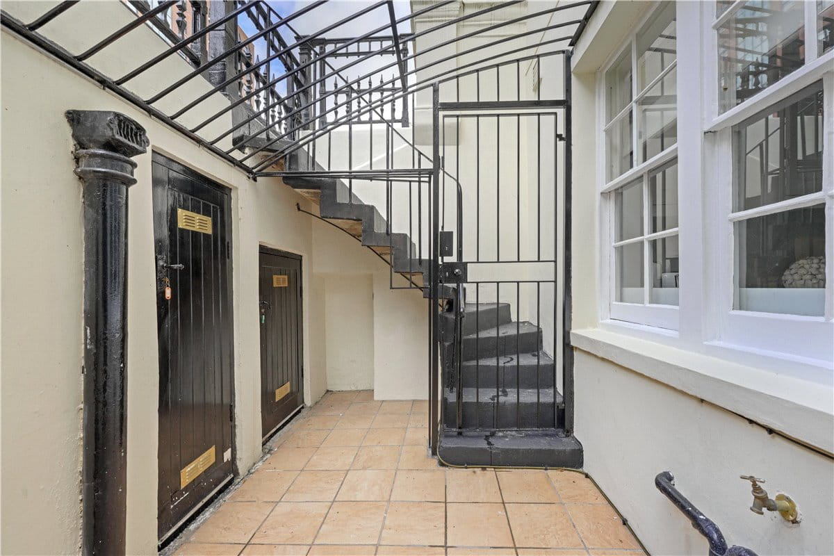 6 bedroom house, Ennismore Gardens, Knightsbridge SW7 - Available