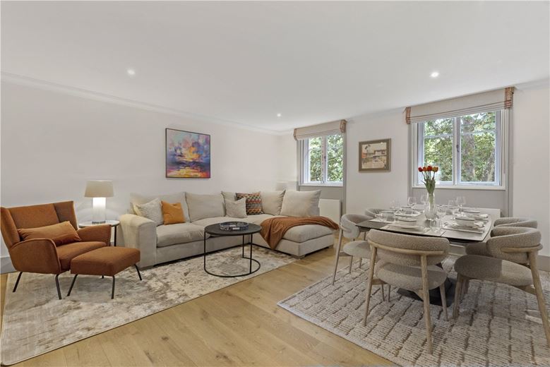 3 bedroom flat, Sussex Gardens, Lancaster Gate W2 - Available