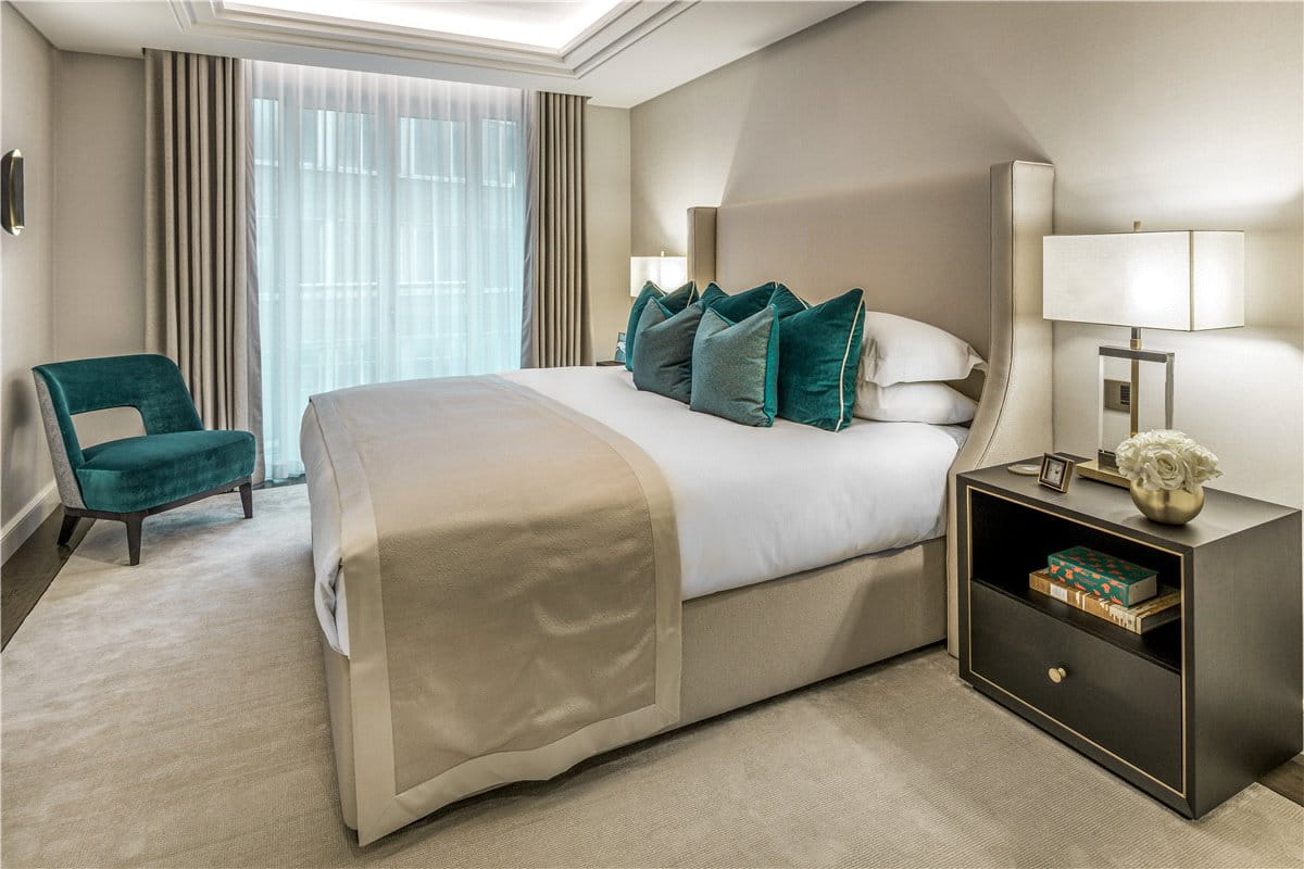 2 bedroom flat, Lancelot Place, Knightsbridge SW7 - Available