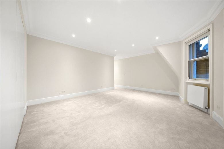 4 bedroom maisonette, Egerton Gardens, Knightsbridge SW3 - Available