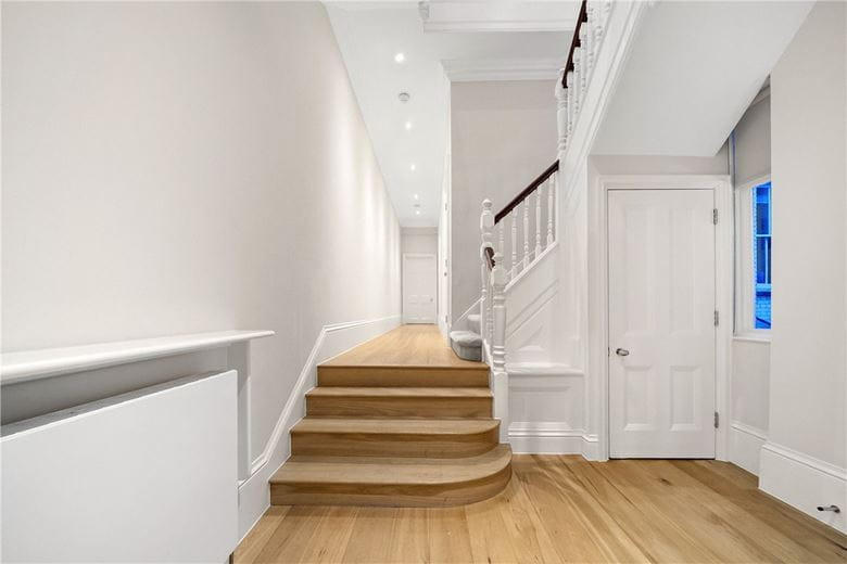 4 bedroom maisonette, Egerton Gardens, Knightsbridge SW3 - Available