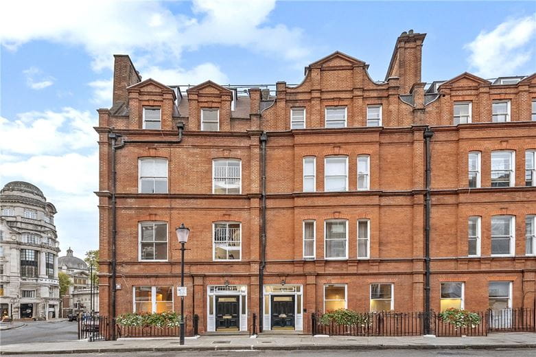 4 bedroom maisonette, Egerton Gardens, Knightsbridge SW3 - Available