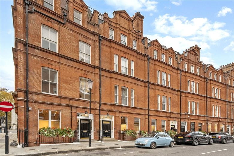 4 bedroom maisonette, Egerton Gardens, Knightsbridge SW3 - Available