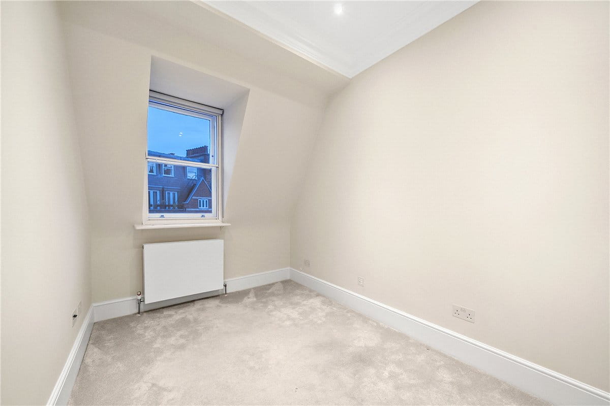 4 bedroom maisonette, Egerton Gardens, Knightsbridge SW3 - Available