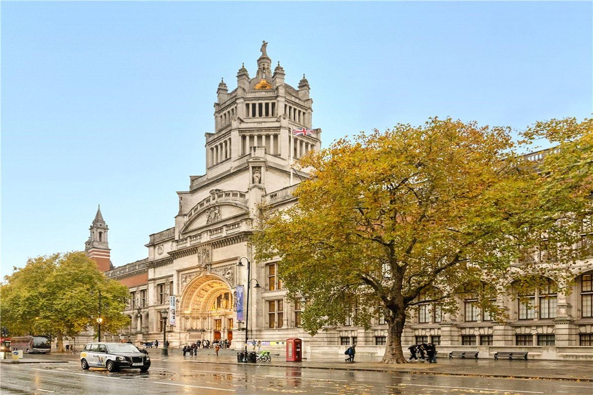 4 bedroom maisonette, Egerton Gardens, Knightsbridge SW3 - Available