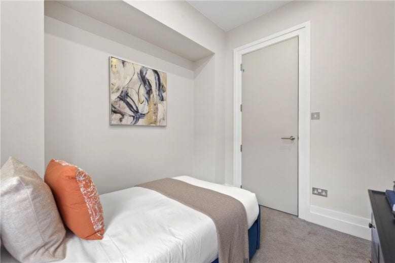 2 bedroom flat, Westbourne Grove, Bayswater W2 - Available