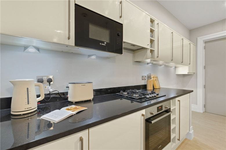 2 bedroom flat, Westbourne Grove, Bayswater W2 - Available