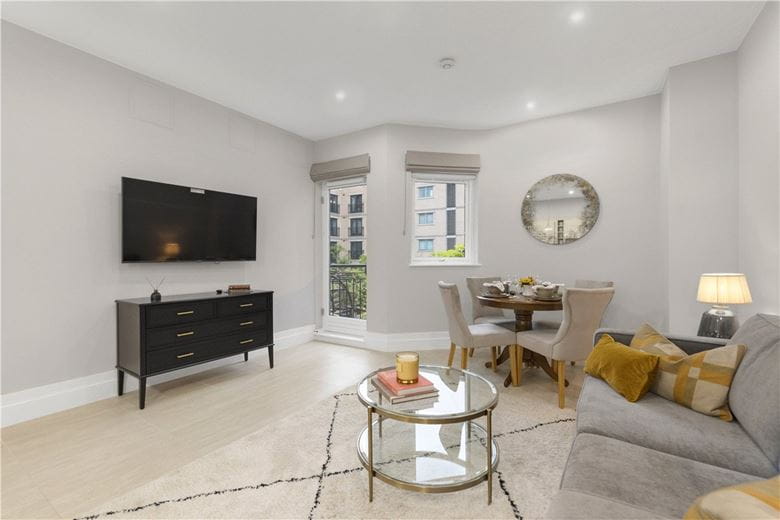 2 bedroom flat, Westbourne Grove, Bayswater W2 - Available