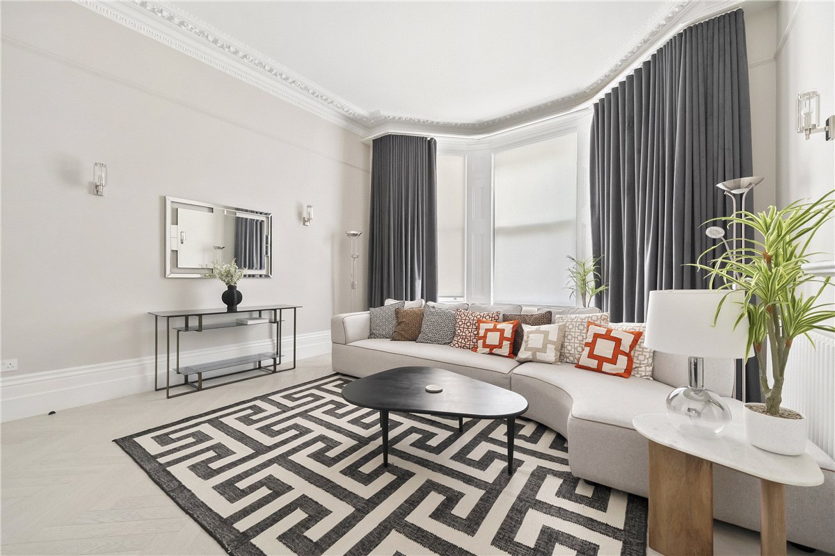 4 bedroom flat, Southwell Gardens, South Kensington SW7 - Available