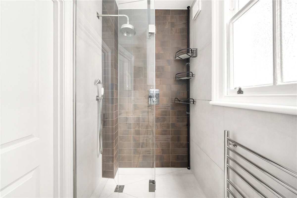 4 bedroom flat, Southwell Gardens, South Kensington SW7 - Available