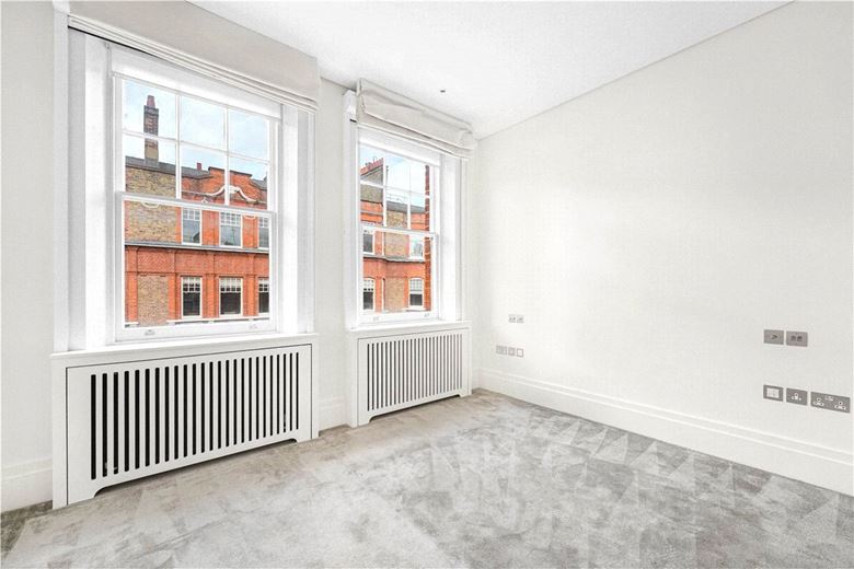 4 bedroom flat, Wynnstay Gardens, Allen Street W8 - Available