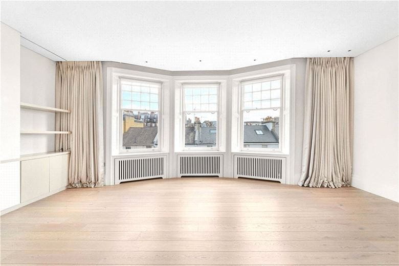 4 bedroom flat, Wynnstay Gardens, Allen Street W8 - Available