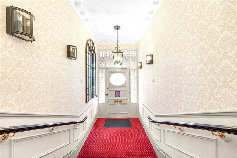 4 bedroom flat, Wynnstay Gardens, Allen Street W8 - Available