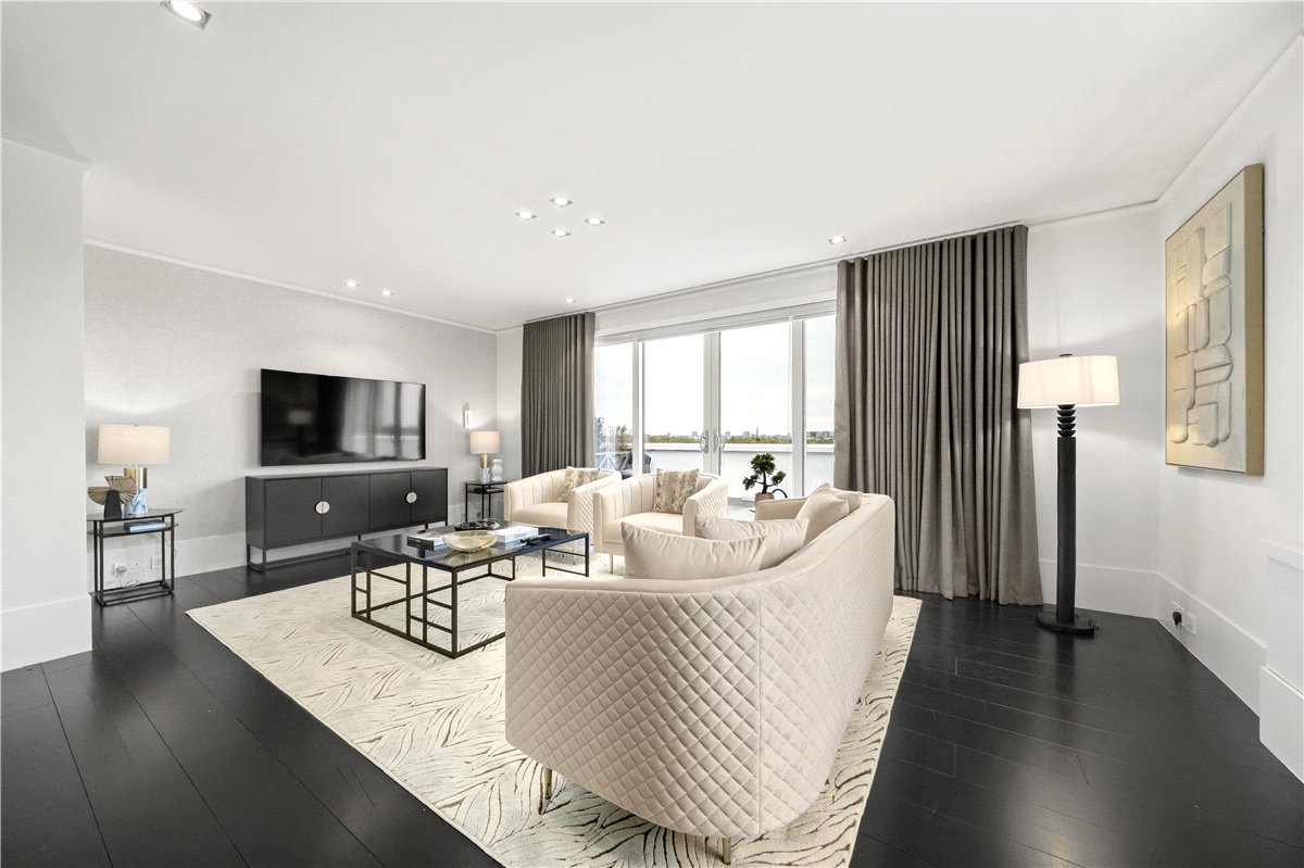 4 bedroom flat, Kingston House South, Ennismore Gardens SW7 - Available