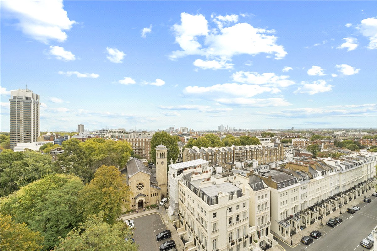 4 bedroom flat, Kingston House South, Ennismore Gardens SW7 - Available