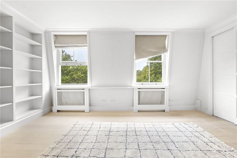 3 bedroom flat, Cadogan Square, Knightsbridge SW1X - Available