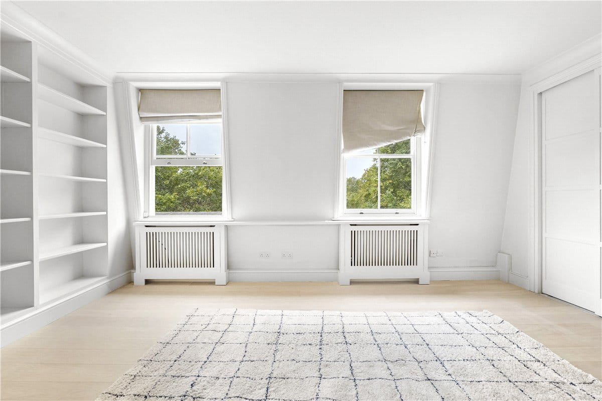 3 bedroom flat, Cadogan Square, Knightsbridge SW1X - Available