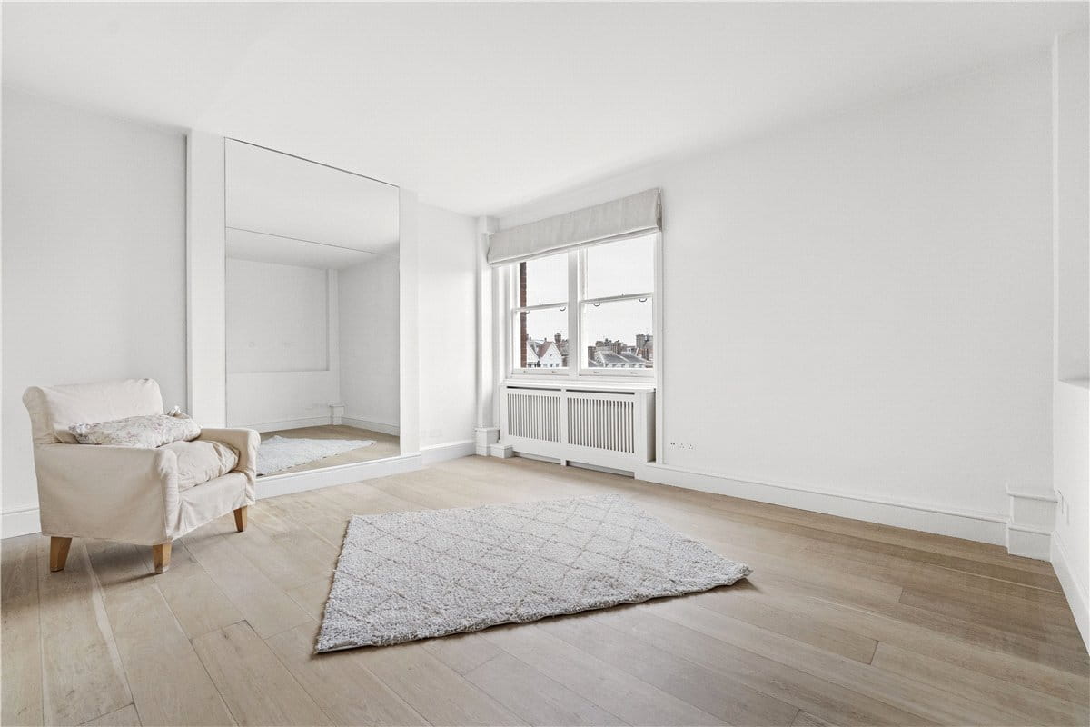 3 bedroom flat, Cadogan Square, Knightsbridge SW1X - Available